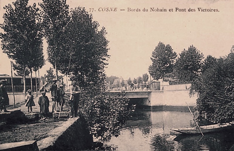 Cosne-Cours-sur-Loire (Nièvre) Le pont des victoires CPA