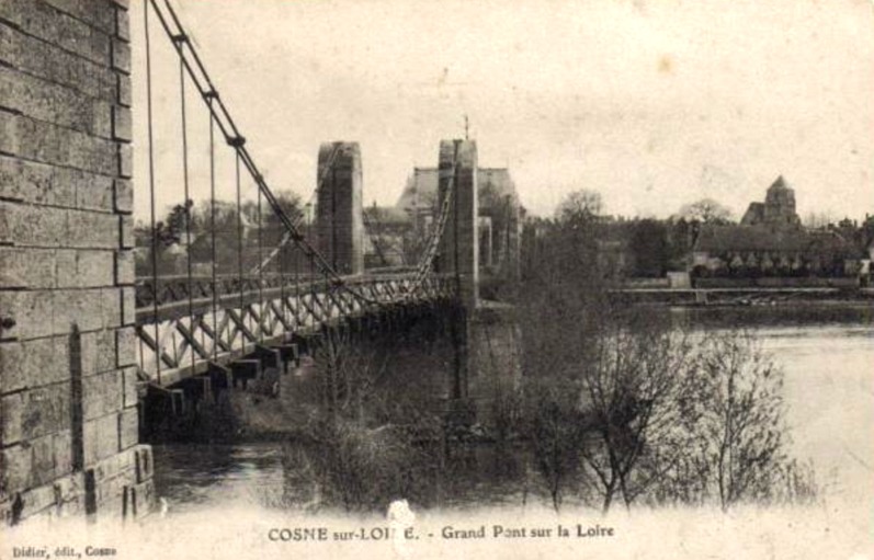 Cosne-Cours-sur-Loire (Nièvre) Le pont sur la Loire CPA