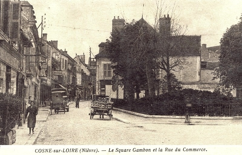 Cosne-Cours-sur-Loire (Nièvre) Le square Gambon CPA