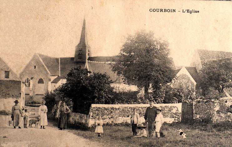 Courboin (Aisne) CPA L'église Saint Jean-Baptiste