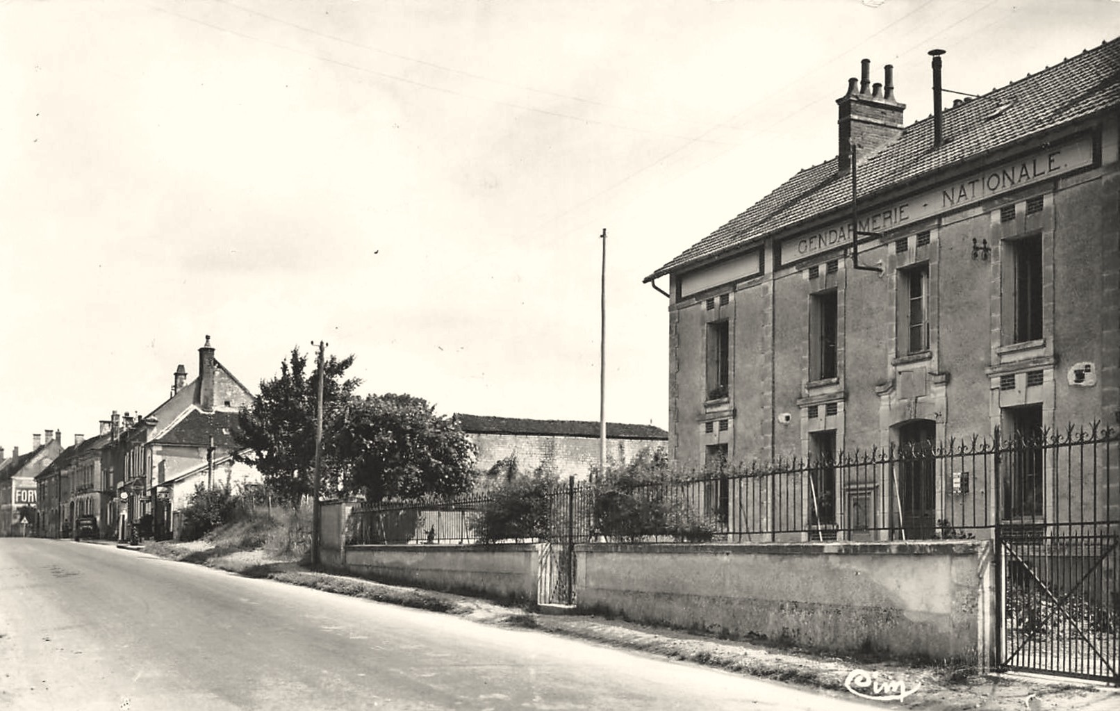 Courson-les-Carrières (89) La gendarmerie CPA