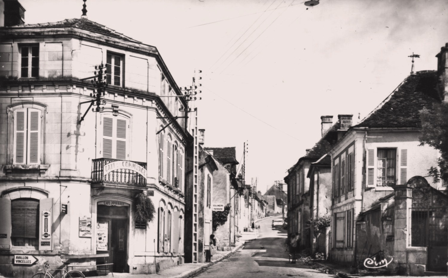 Courson-les-Carrières (89) Le café du Commerce CPA