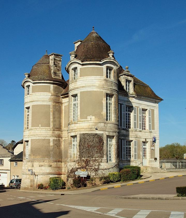 Courson-les-Carrières (89) Le château