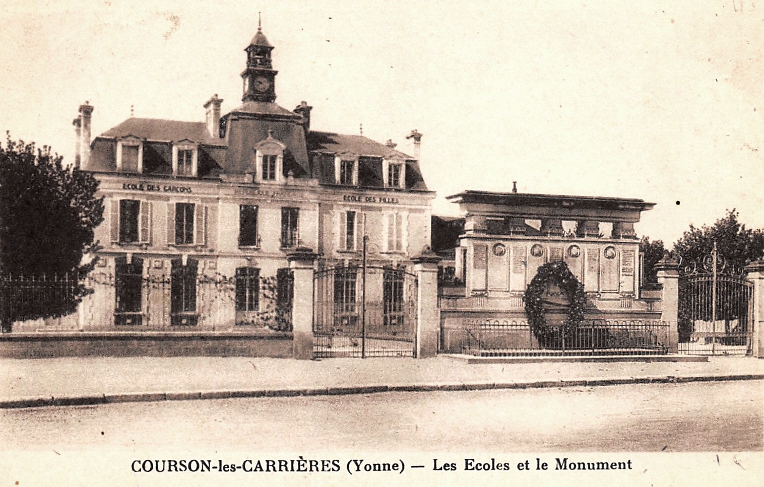 Courson-les-Carrières (89) Le groupe scolaire CPA