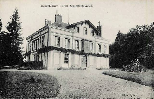 Courtenay (45) Château Sainte Anne CPA