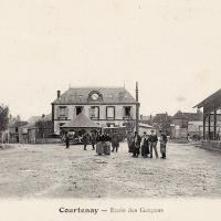 Ecole et Halle aux veaux CPA