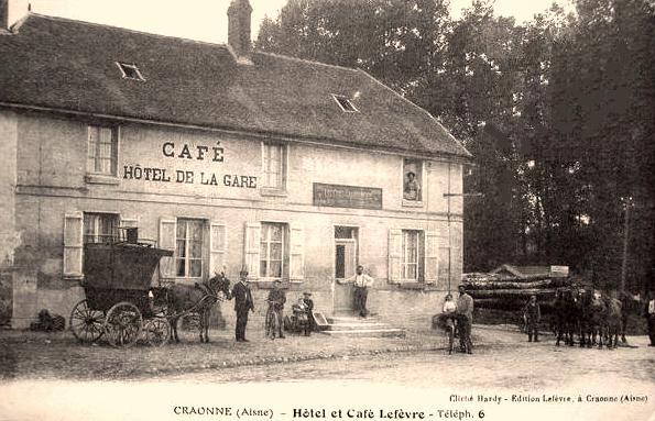 Craonne (Aisne) CPA Hameau de Chevreux café de la gare