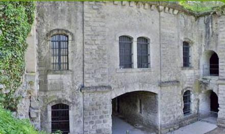 Craonne (Aisne) Fort de Condé casernement central