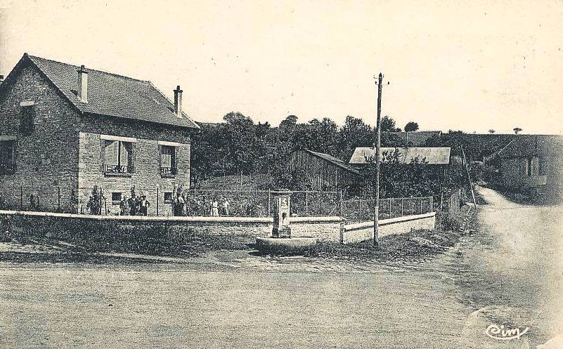 Craonnelle (Aisne) CPA fontaine des poilus