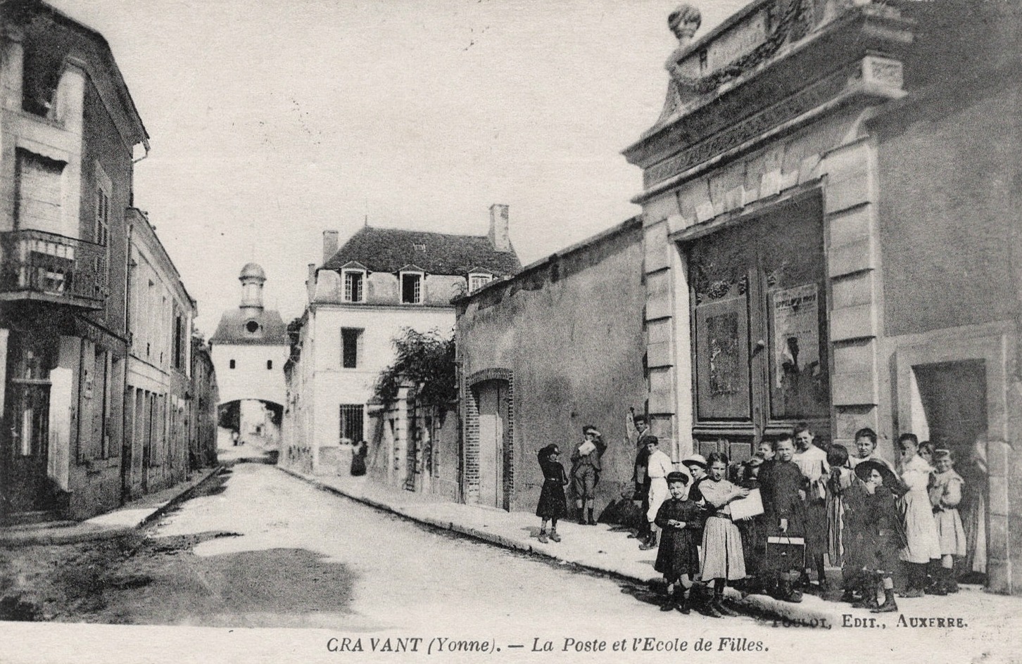 Cravant (89) L'Ecole des Filles CPA