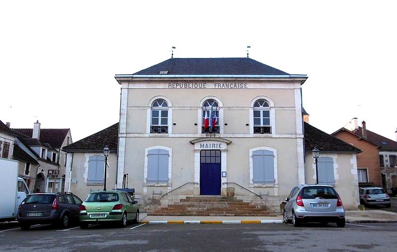 Cravant (89) La Mairie