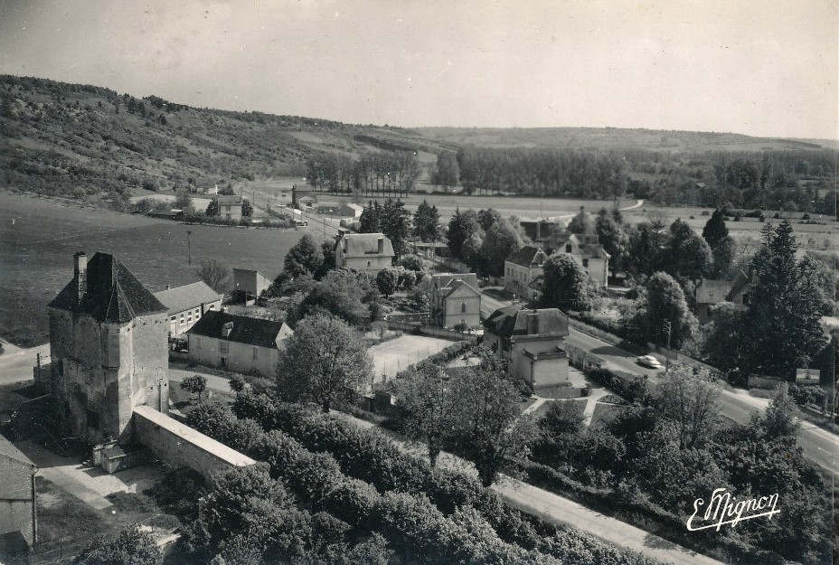 Cravant (89) Le Donjon CPA