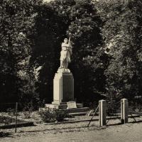 Le monument aux morts (cpa)