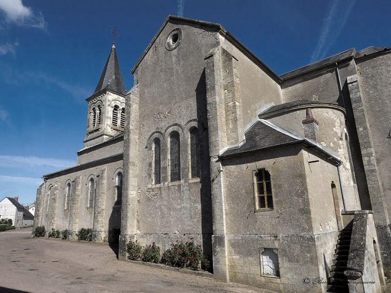 Crux-la-Ville (Nièvre) L'église Saint-Nazaire