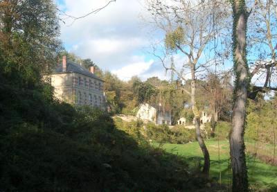 Cuissy-et-Gény (Aisne) Ferme et château de Bellevue