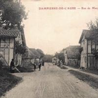 Dampierre (10) La rue de la Margerie CPA