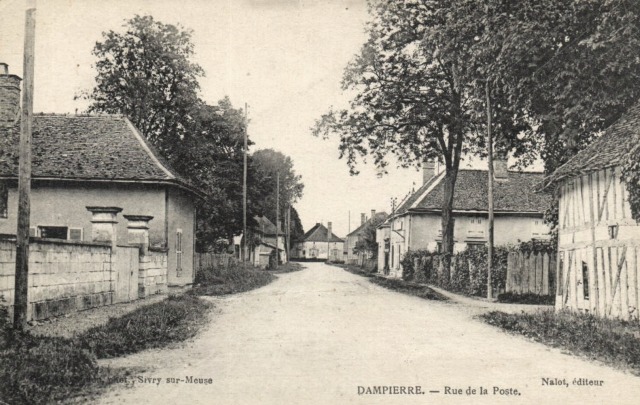 Dampierre (10) La rue de la Poste CPA