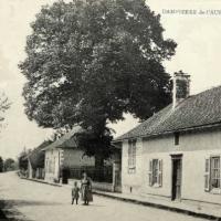 Dampierre (10) La rue de Vaucogne CPA