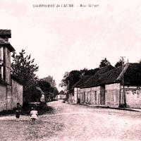 Dampierre (10) La rue Gibert CPA