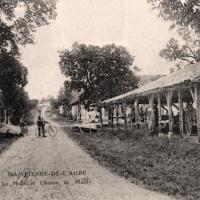 Dampierre (10) Le chemin de Mailly et la Halle CPA