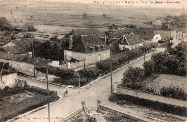 Dampierre (10) Les Quatre-chemins CPA