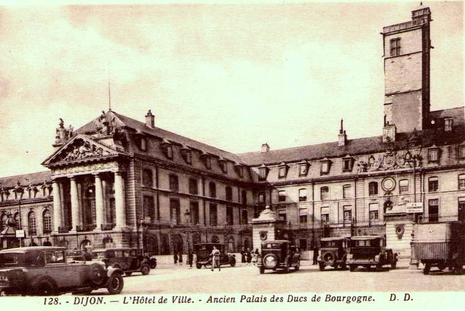 Dijon (Côte d'Or) Le Palais des ducs de Bourgogne, Hôtel de ville CPA