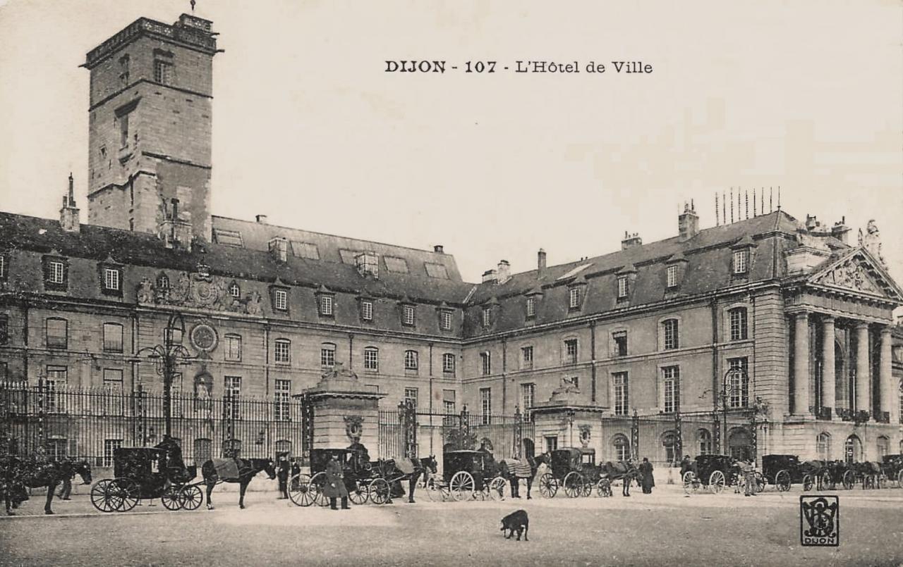 Dijon (Côte d'Or) Le Palais des ducs de Bourgogne, Hôtel de ville CPA