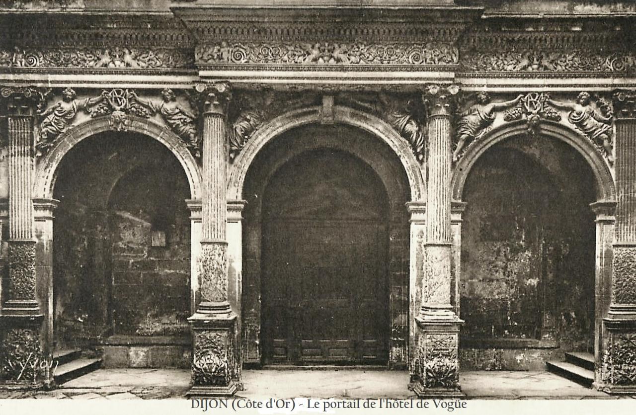 Dijon (Côte d'Or) L'Hôtel de Vogüe, portail CPA