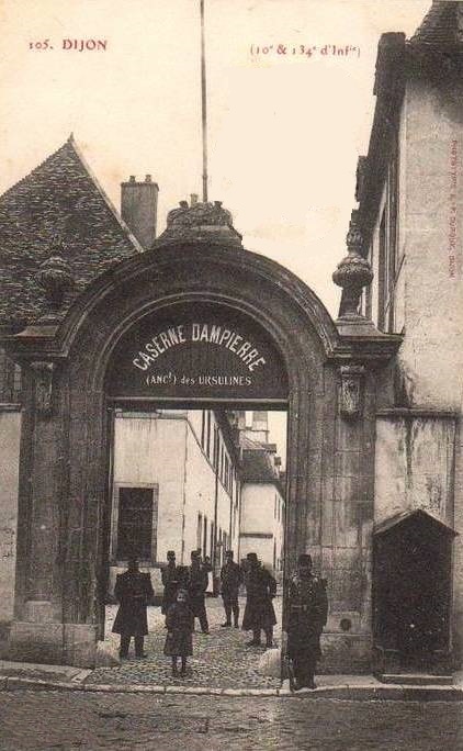 Dijon (Côte d'Or) La caserne Dampierre, ancien couvent des Ursulines CPA