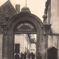 Dijon (Côte d'Or) La caserne Dampierre, ancien couvent des Ursulines CPA