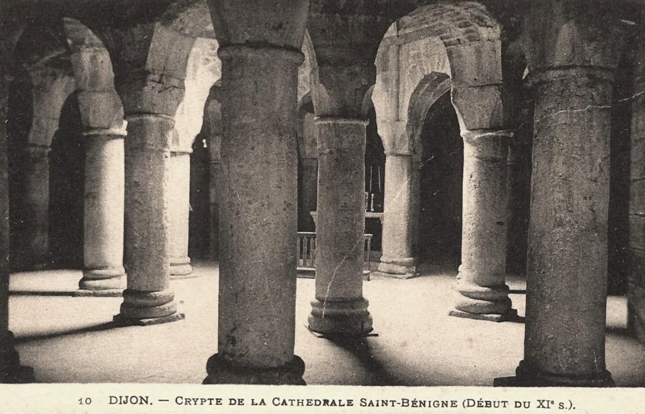Dijon (Côte d'Or) La Cathédrale Saint-Bénigne, crypte CPA