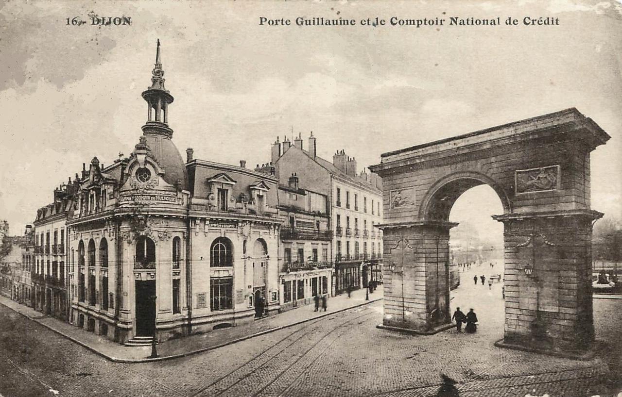 Dijon (Côte d'Or) La Place Darcy et la porte Guillaume CPA