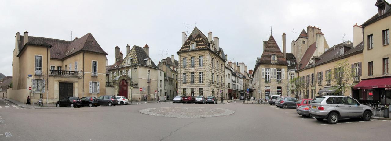 Dijon (Côte d'Or) La place des Cordeliers