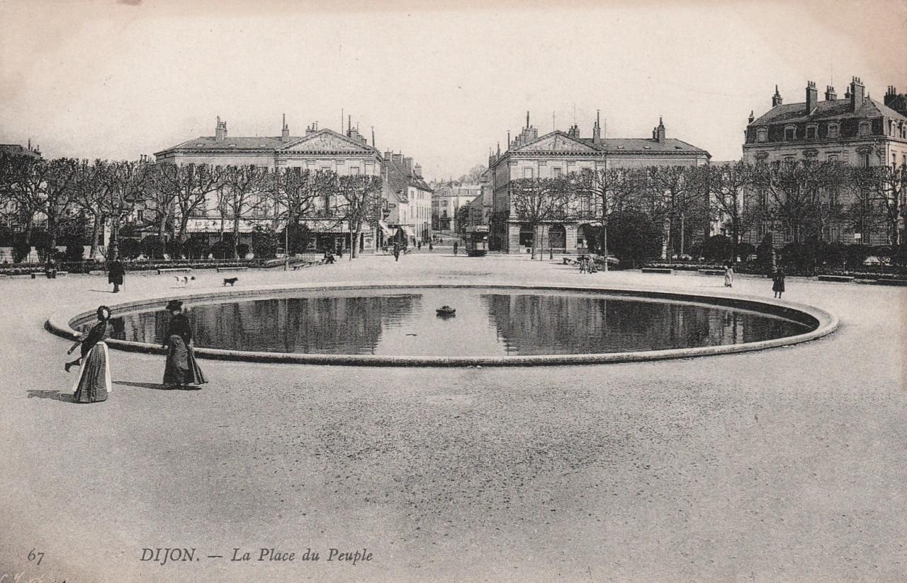 Dijon (Côte d'Or) La place du Peuple CPA