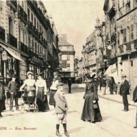 Dijon (Côte d'Or) La rue Bossuet CPA