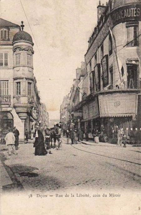 Dijon (Côte d'Or) La rue de la Liberté CPA