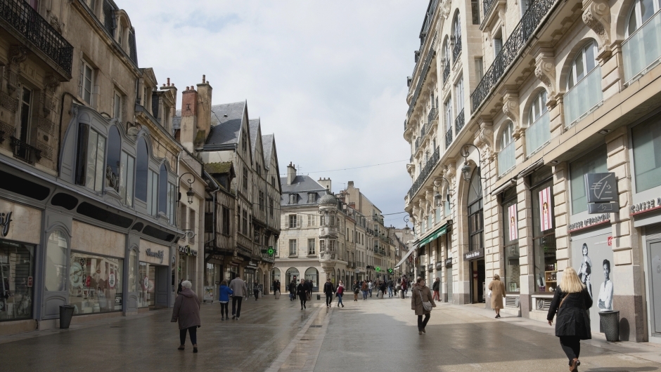 Dijon (Côte d'Or) La rue de la Liberté