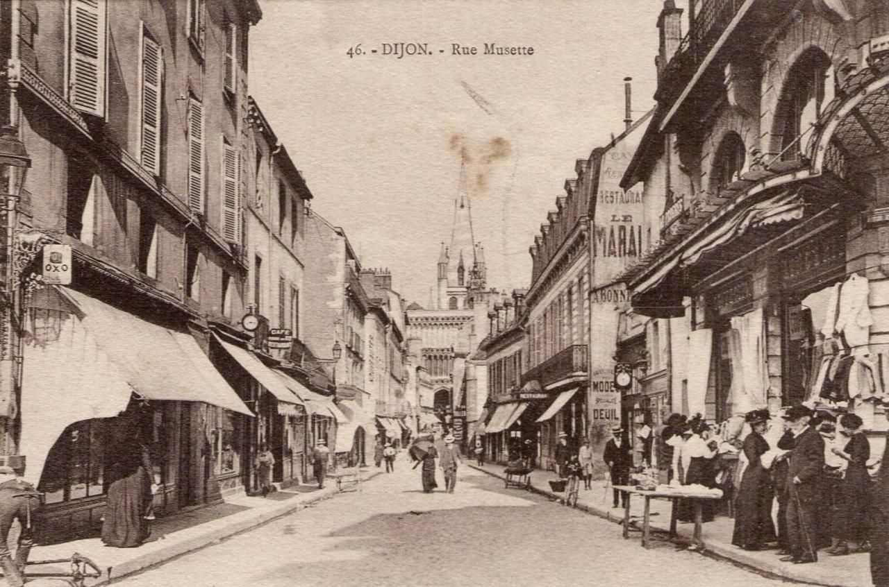 Dijon (Côte d'Or) La rue Musette CPA