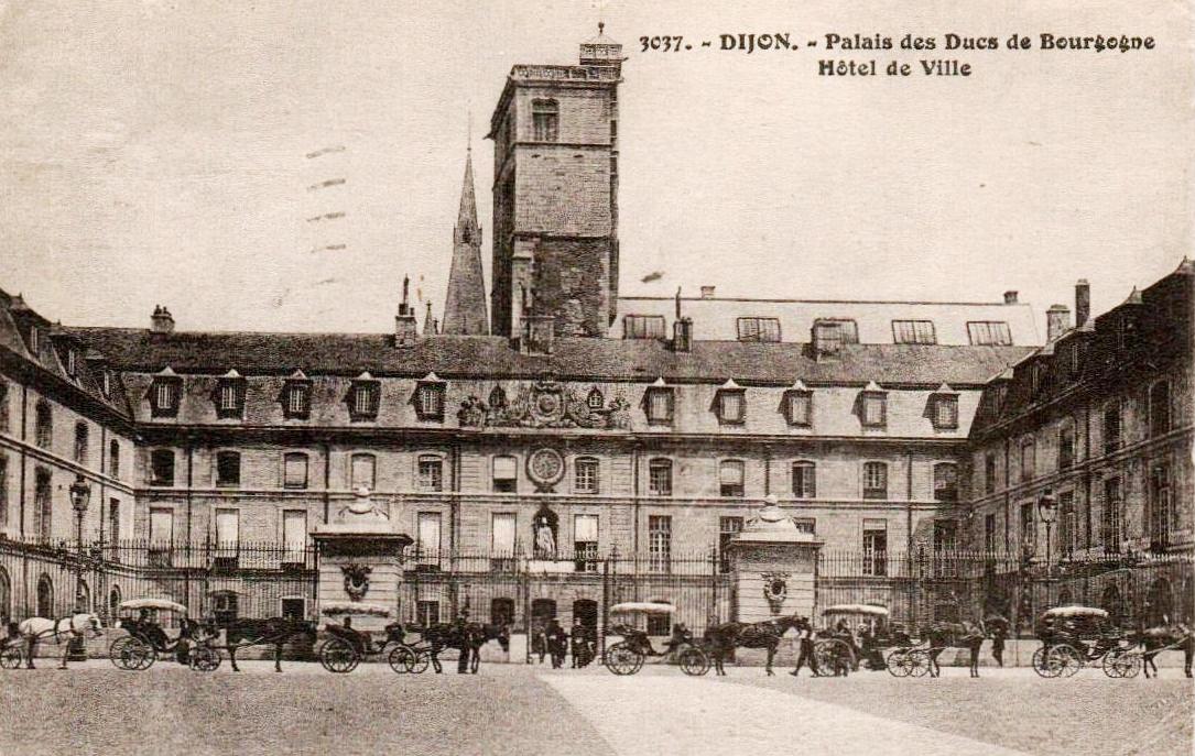 Dijon (Côte d'Or) Le Palais des ducs de Bourgogne, Hôtel de VilleCPA