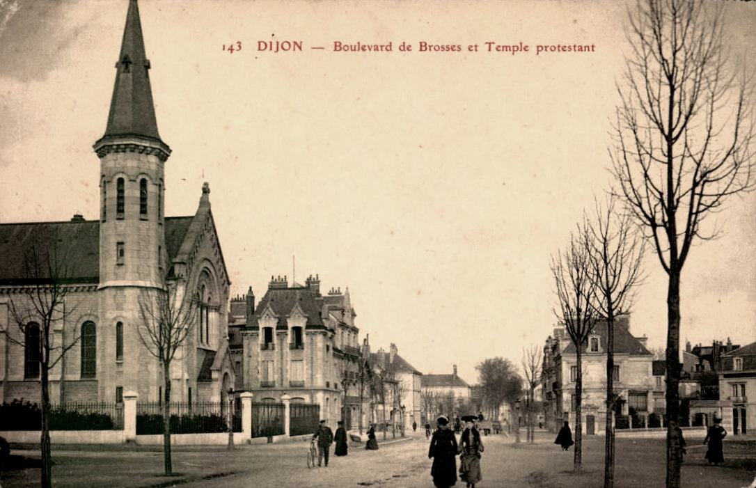 Dijon (Côte d'Or) Le Temple protestant, et le boulevard de Brosses CPA
