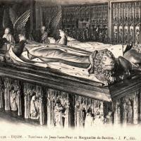 Dijon (Côte d'Or) Les tombeaux de Jean sans Peur et Marguerite de Bavière CPA