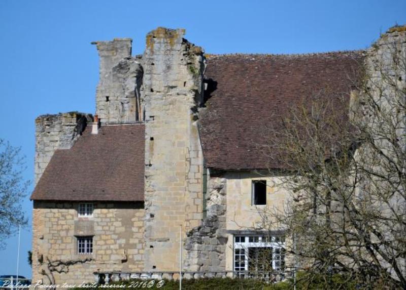 Donzy (Nièvre) L'Abbaye de l'Epeau