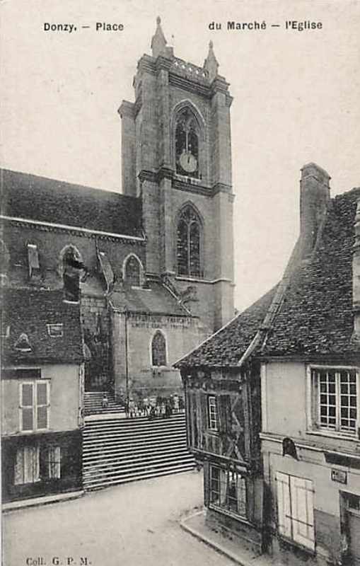 Donzy (Nièvre) L'église Saint Caradeuc CPA
