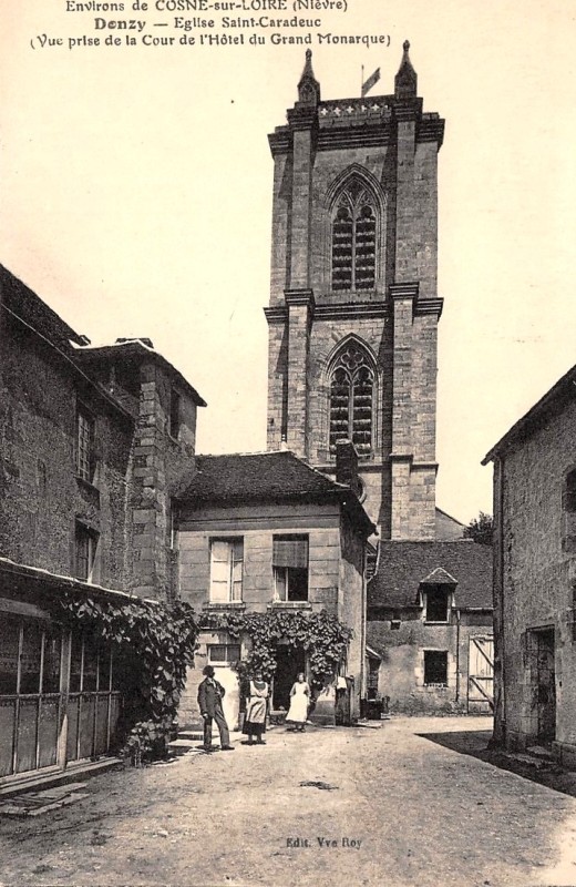 Donzy (Nièvre) L'église Saint Caradeuc CPA