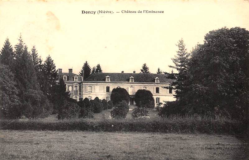 Donzy (Nièvre) L'Eminence, le château CPA