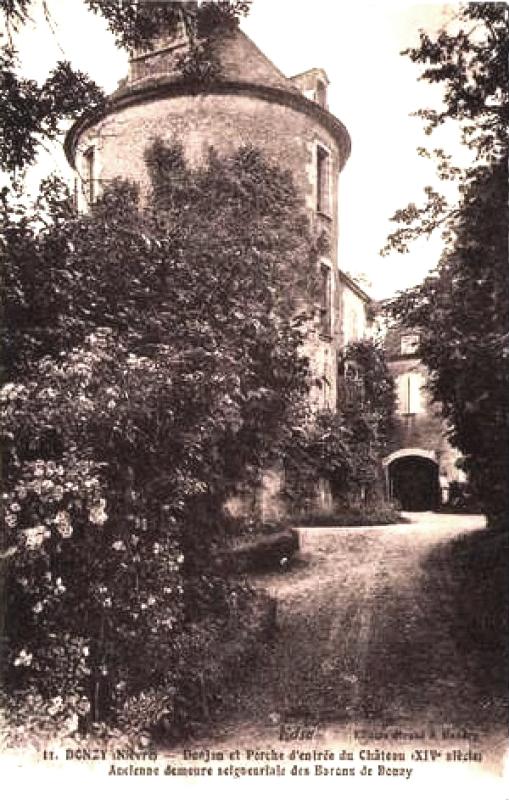 Donzy (Nièvre) Le château CPA