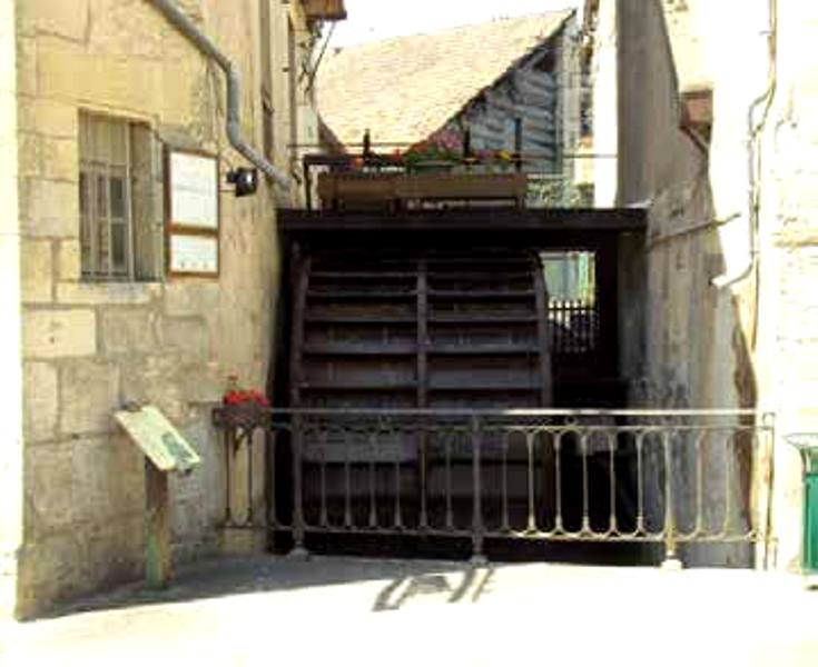 Donzy (Nièvre) Le Moulin de Maupertus