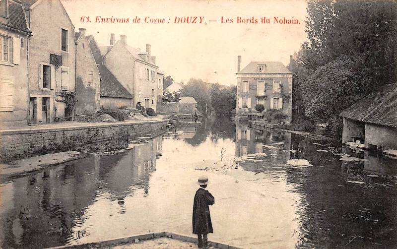 Donzy (Nièvre) Un lavoir CPA