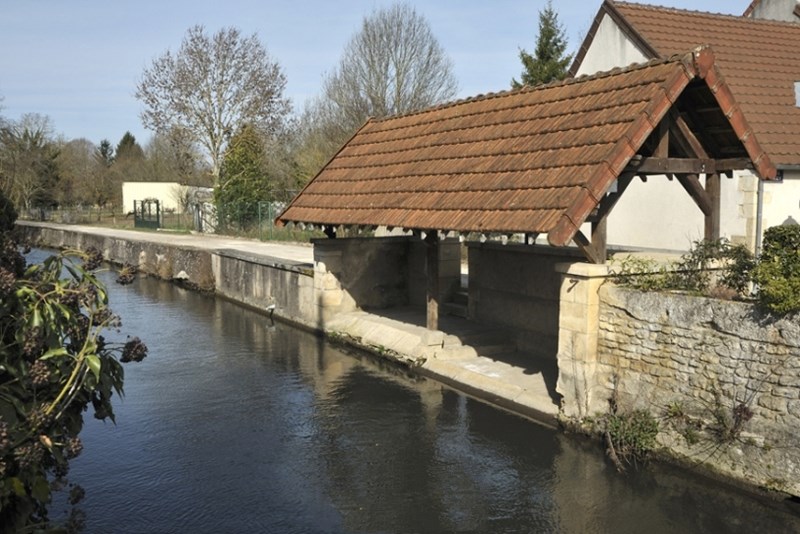 Donzy (Nièvre) Un lavoir