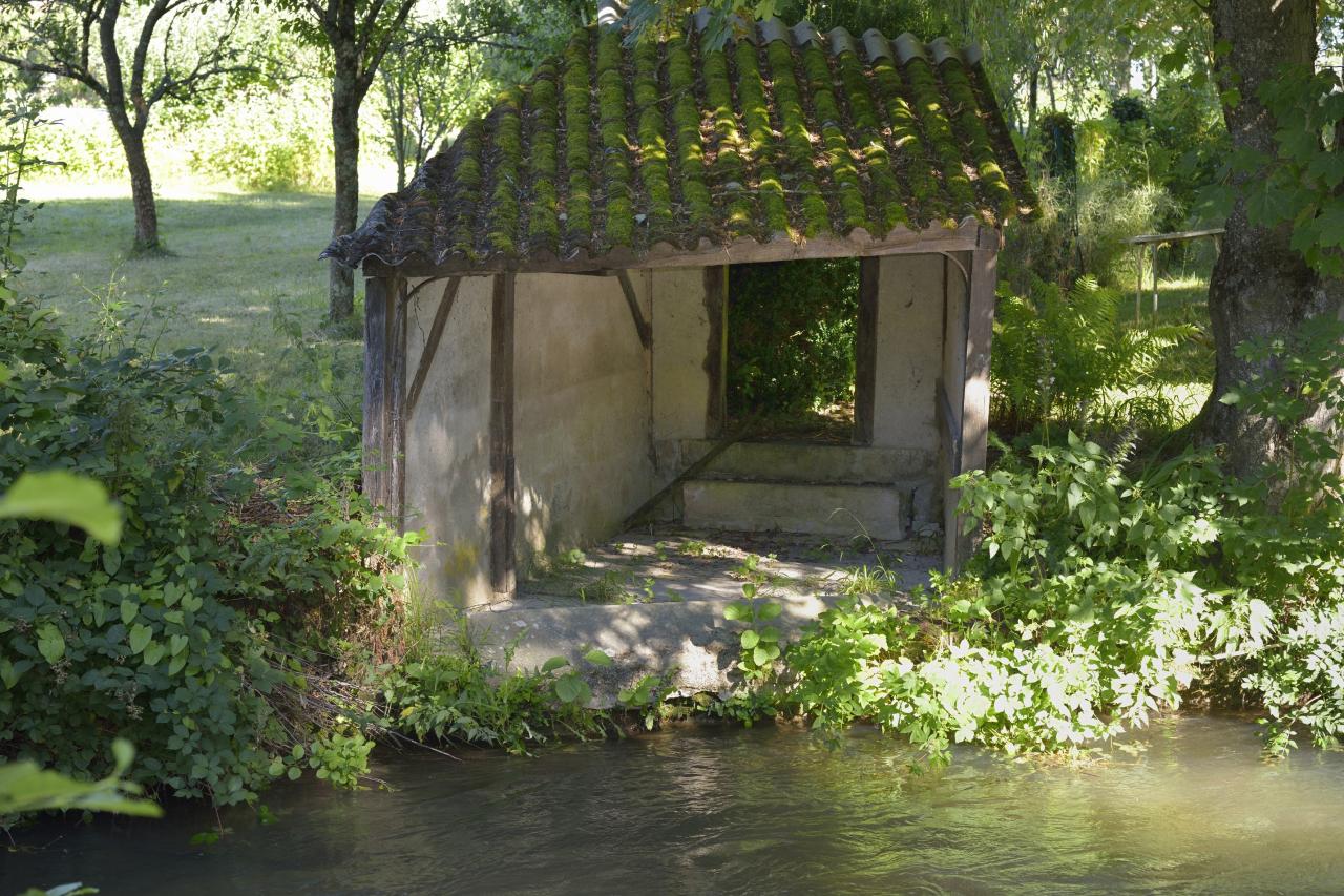 Donzy (Nièvre) Un lavoir